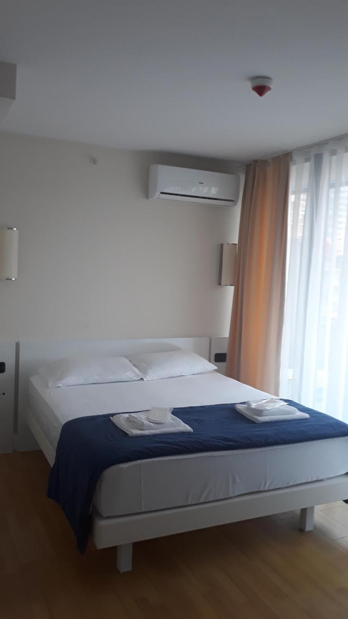 Lux Apart Hotel 555 Batumi Værelse billede