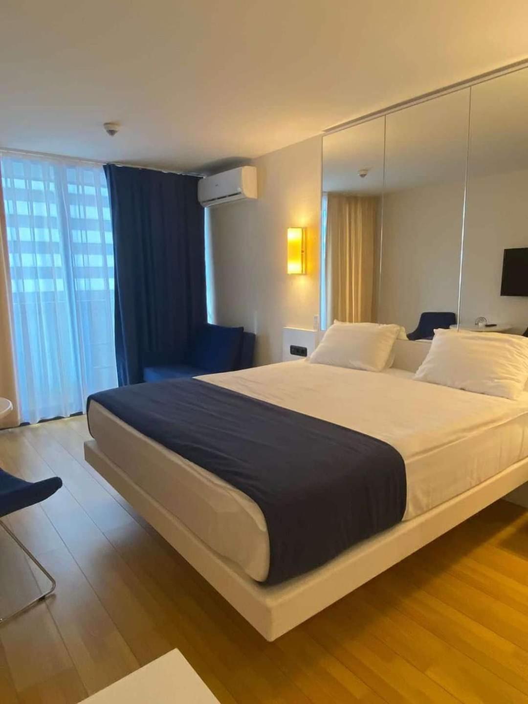 Lux Apart Hotel 555 Batumi Eksteriør billede